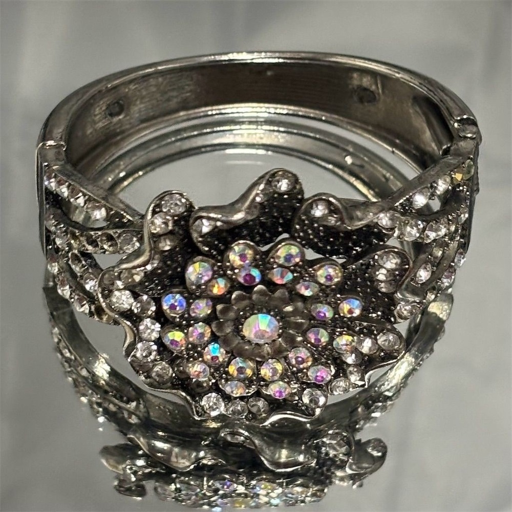 Vintage Bracelet Rhinestone Flower Womens Silver Tone Hinge Aurora Borealis